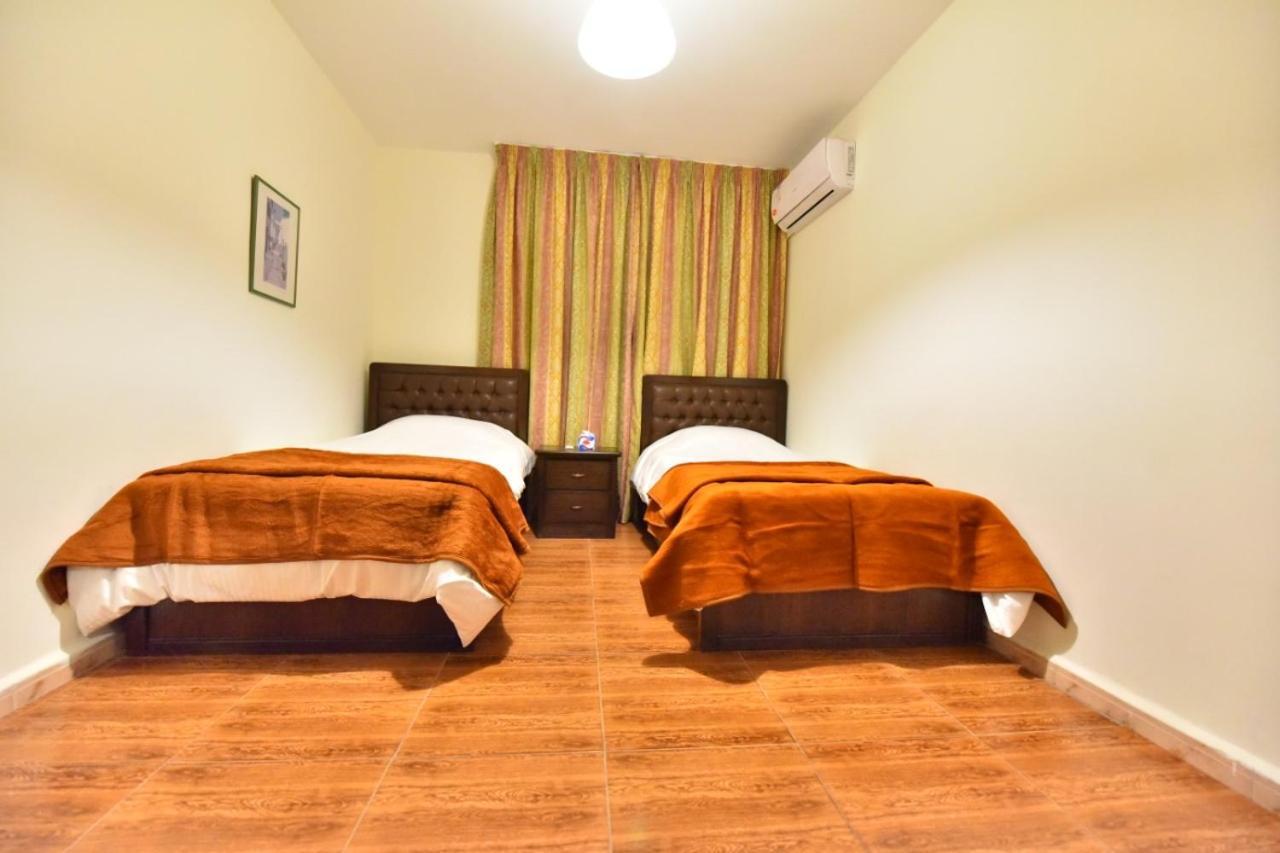 Al Farooq Hotel Apartments Amman Buitenkant foto