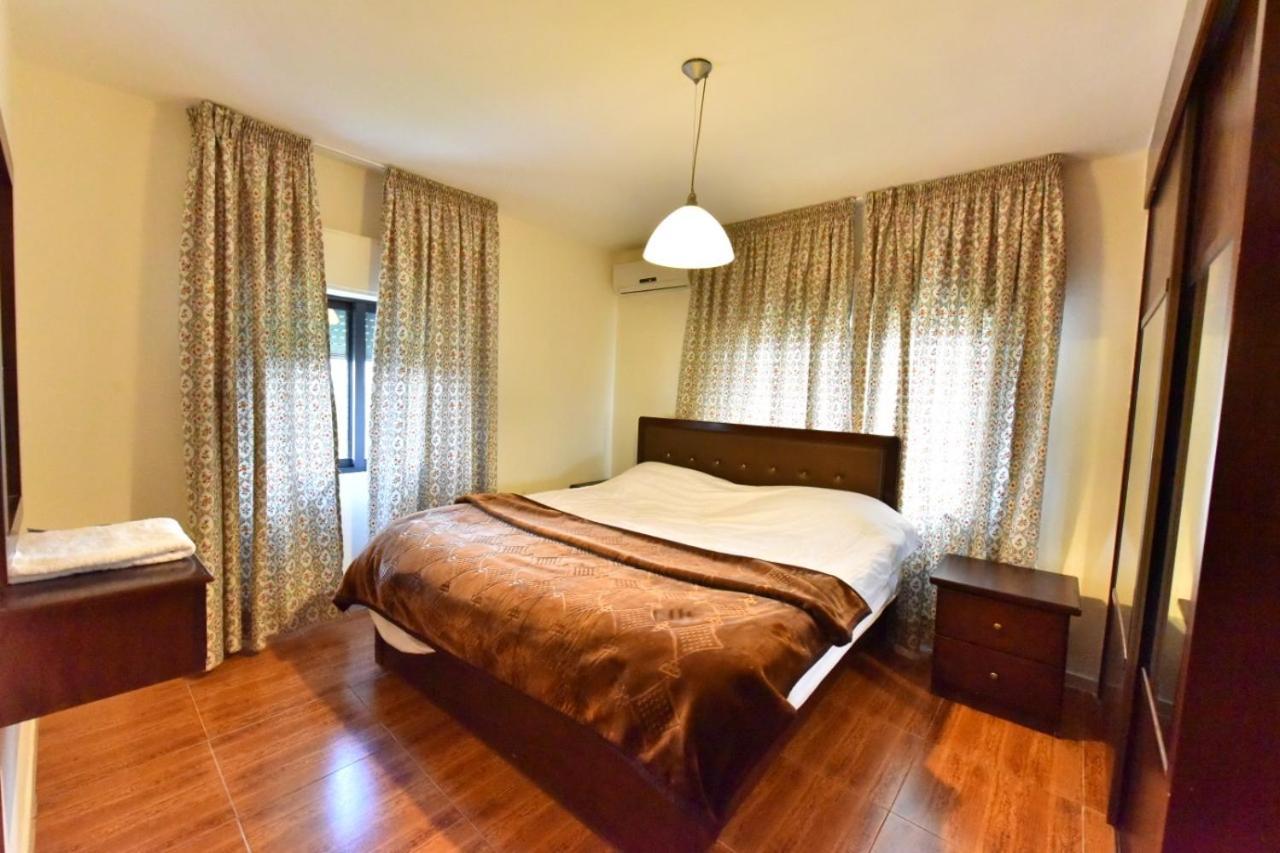Al Farooq Hotel Apartments Amman Buitenkant foto