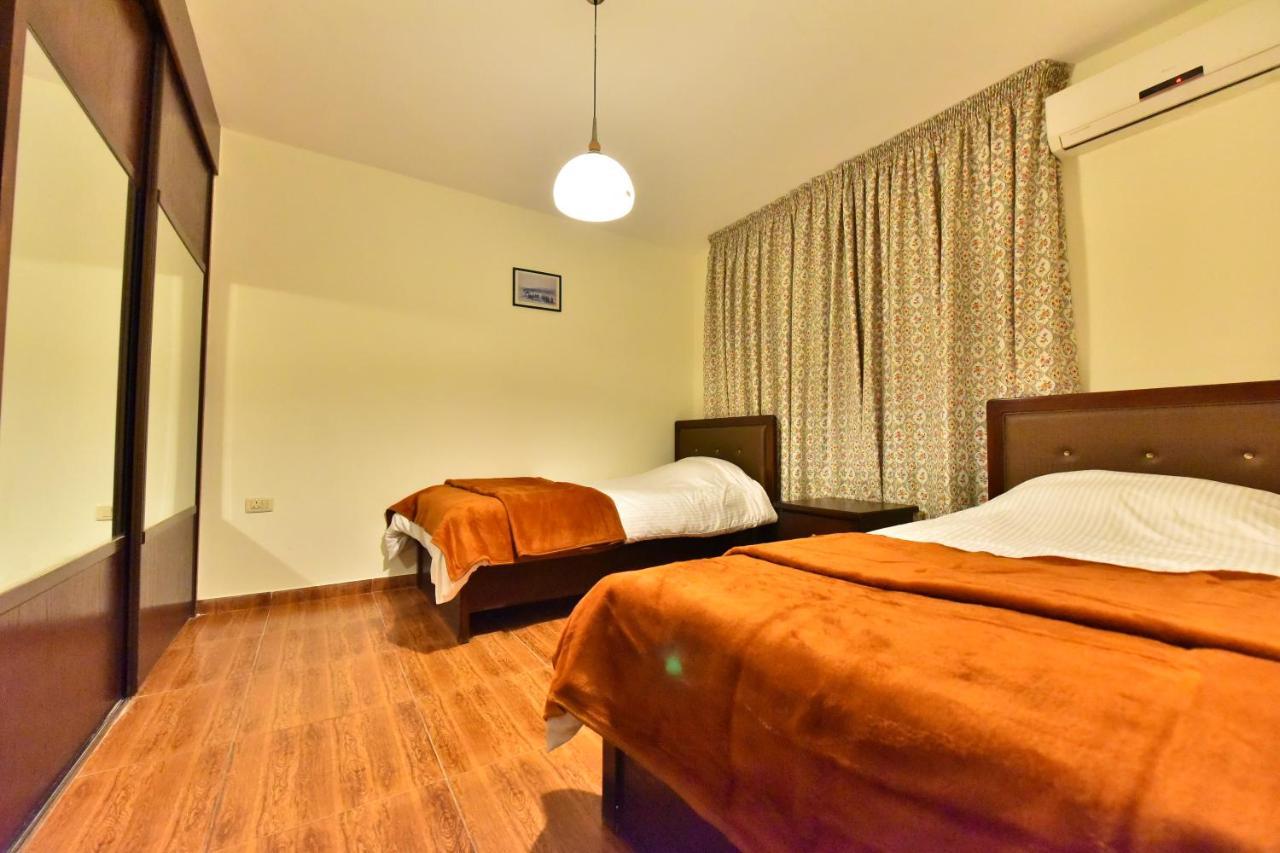 Al Farooq Hotel Apartments Amman Buitenkant foto