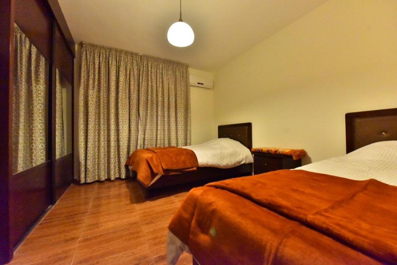 Al Farooq Hotel Apartments Amman Buitenkant foto